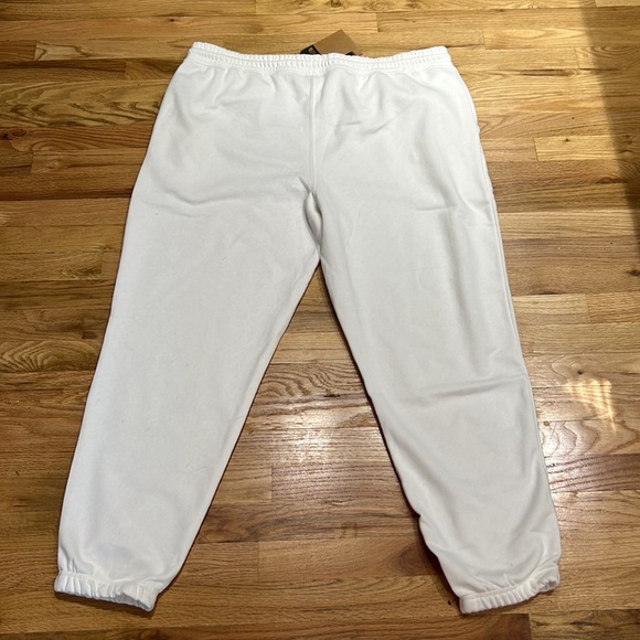 The North Face half dome white fleece jogger sweatpants NWT ⛄️🍂 - Picture 9 of 9